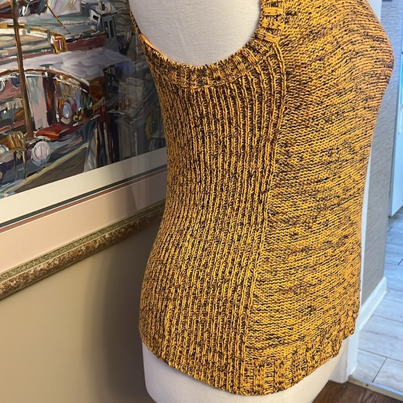 TURTLE NECK SLEEVELESS SWEATER - Picture 2 of 4